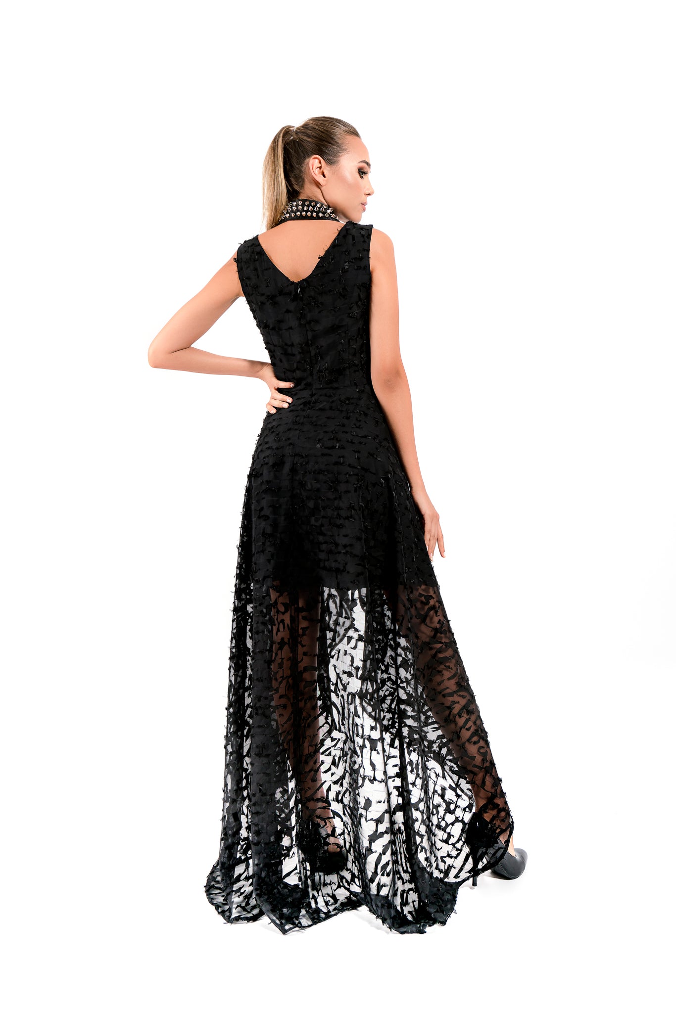 Black Dress with Special Cut - Velmoft