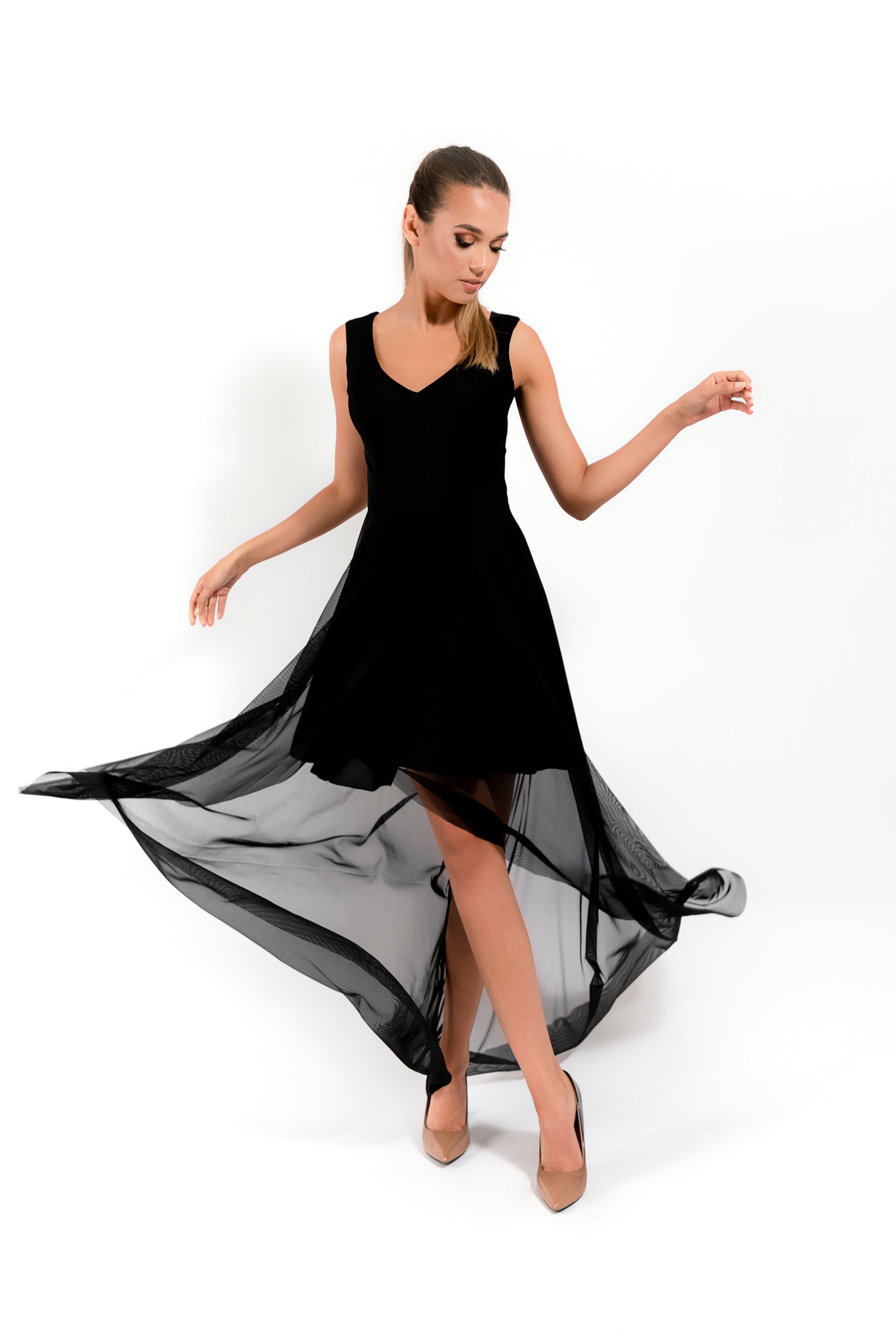 Long Dress with a Special Cut - Velmoft