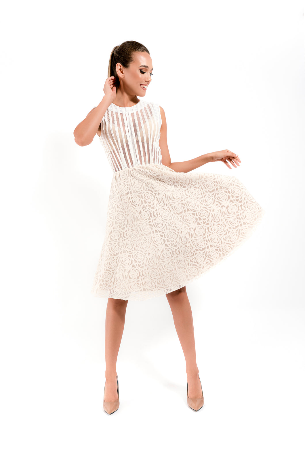 Nude Dress with Lace - Velmoft